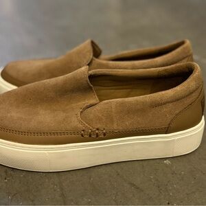 UGG Womens Brown Suede Slip-On Loafers
